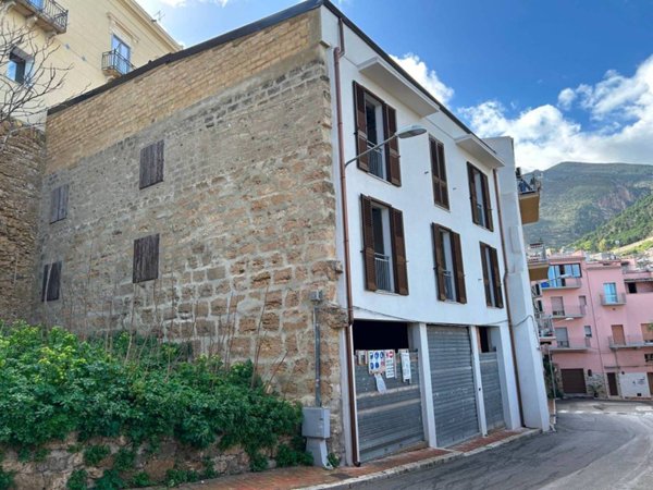 intera palazzina in vendita a Castellammare del Golfo