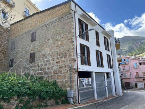 casa indipendente in vendita a Castellammare del Golfo