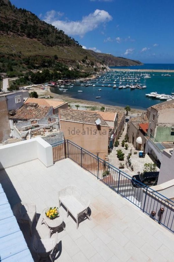 pentavano in vendita a Castellammare del Golfo