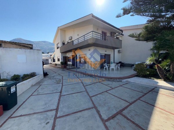 casa indipendente in vendita a Castellammare del Golfo