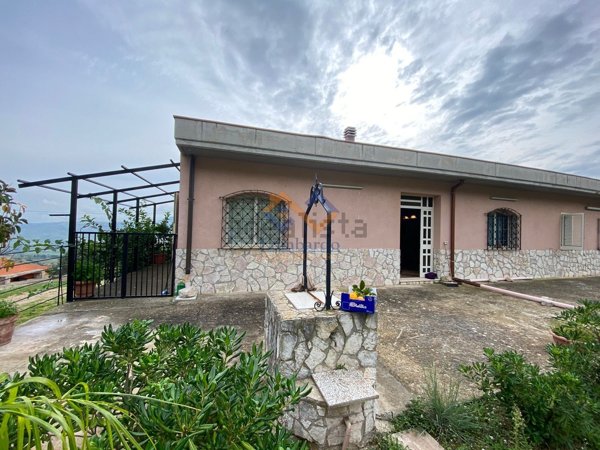 casa indipendente in vendita a Castellammare del Golfo