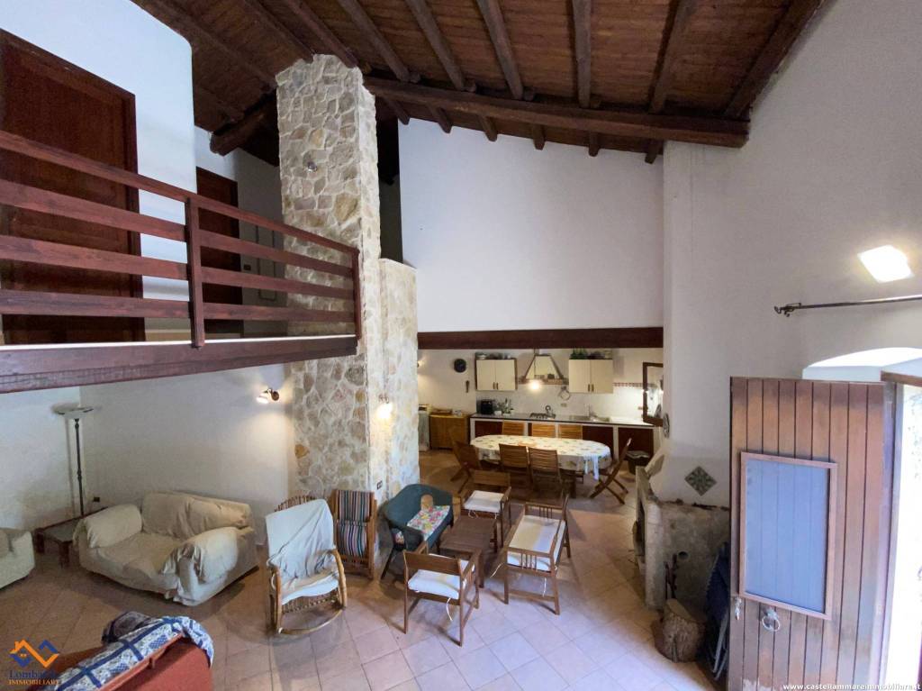 casa indipendente in vendita a Castellammare del Golfo