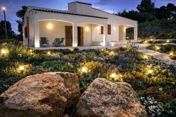 casa indipendente in vendita a Castellammare del Golfo in zona Scopello