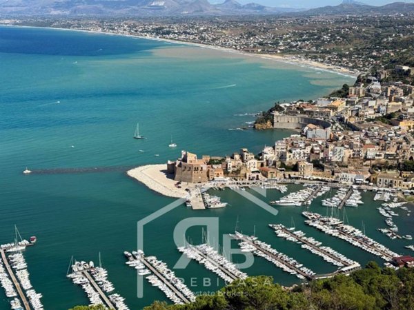 casa indipendente in vendita a Castellammare del Golfo in zona Scopello