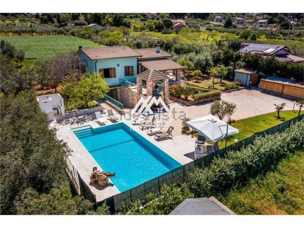 casa indipendente in vendita a Castellammare del Golfo in zona Scopello