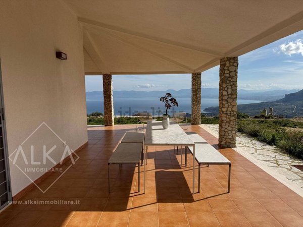 casa indipendente in vendita a Castellammare del Golfo in zona Scopello