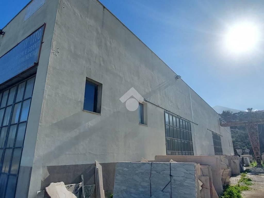 capannone in vendita a Castellammare del Golfo