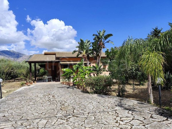 casa indipendente in vendita a Castellammare del Golfo