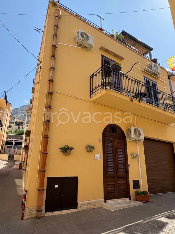 casa indipendente in vendita a Castellammare del Golfo