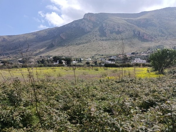 terreno edificabile in vendita a Castellammare del Golfo in zona Scopello