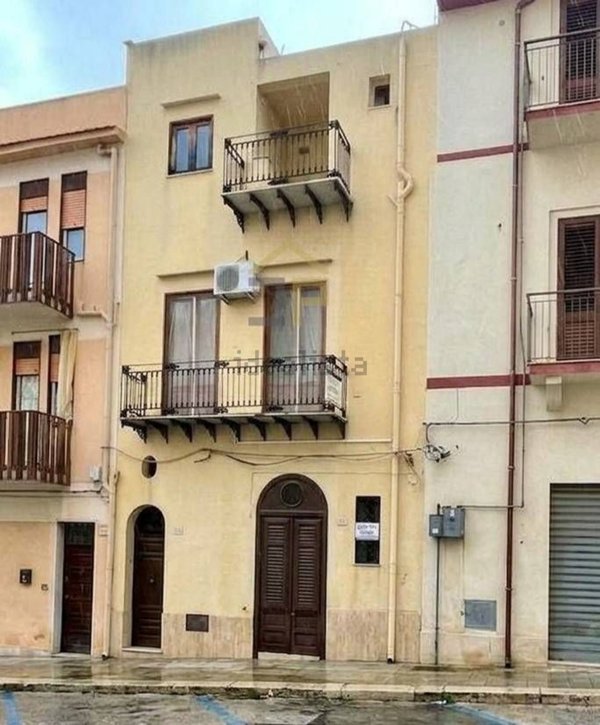 esavano in vendita a Castellammare del Golfo