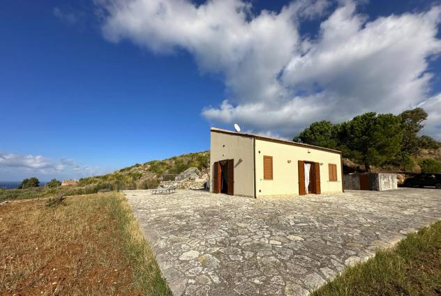 casa indipendente in vendita a Castellammare del Golfo in zona Scopello