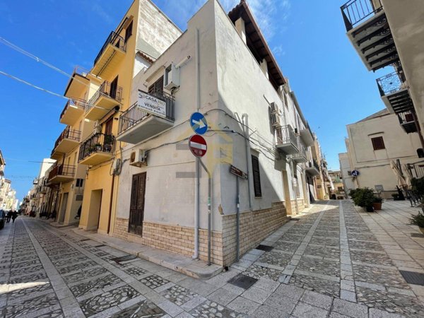 casa indipendente in vendita a Castellammare del Golfo