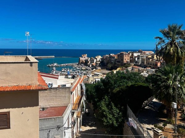 casa indipendente in vendita a Castellammare del Golfo