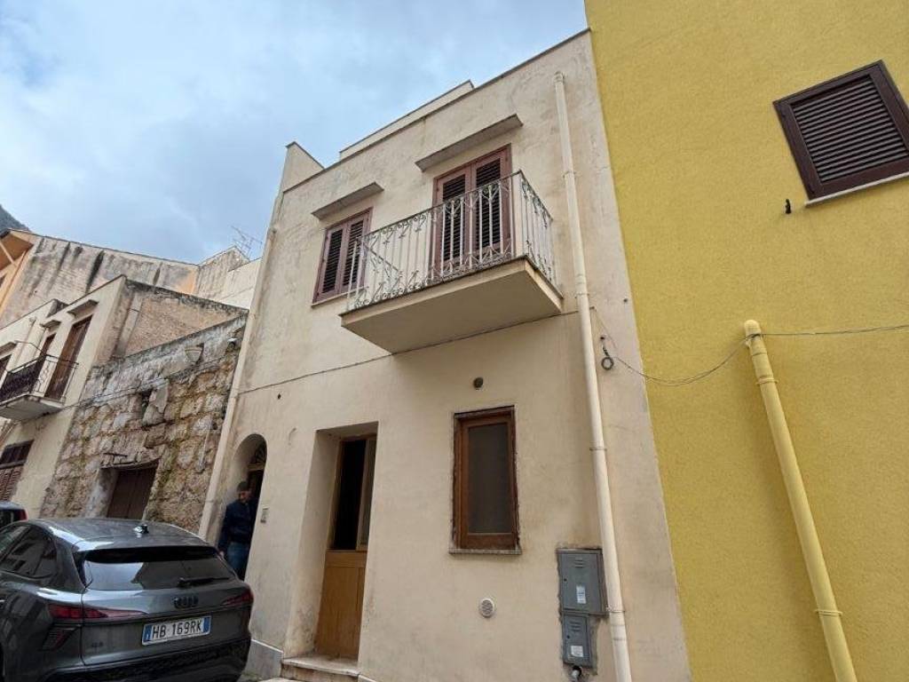 casa indipendente in vendita a Castellammare del Golfo