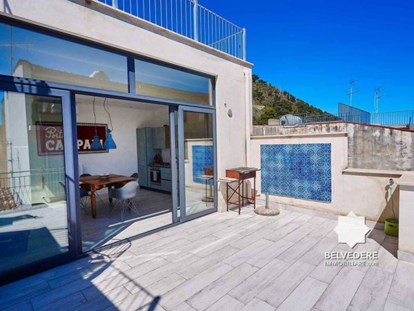 casa indipendente in vendita a Castellammare del Golfo