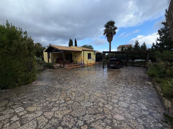 casa indipendente in vendita a Castellammare del Golfo in zona Scopello