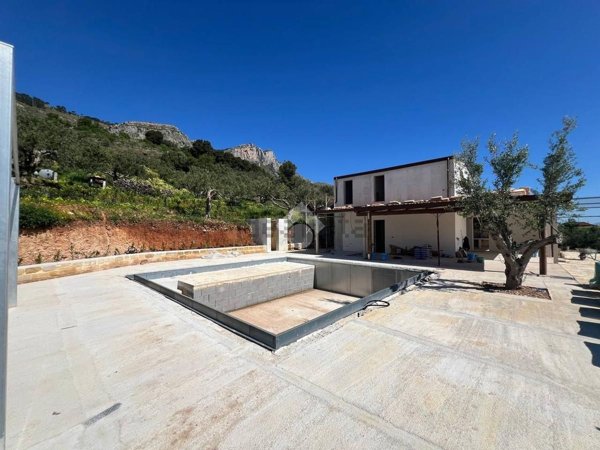 casa indipendente in vendita a Castellammare del Golfo