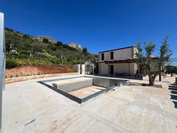 casa indipendente in vendita a Castellammare del Golfo