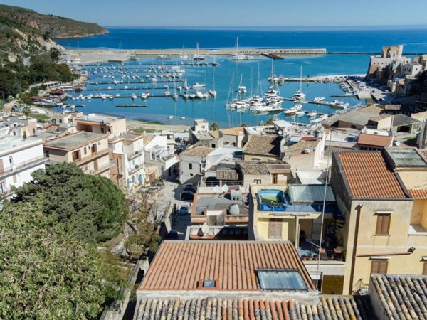 casa indipendente in vendita a Castellammare del Golfo