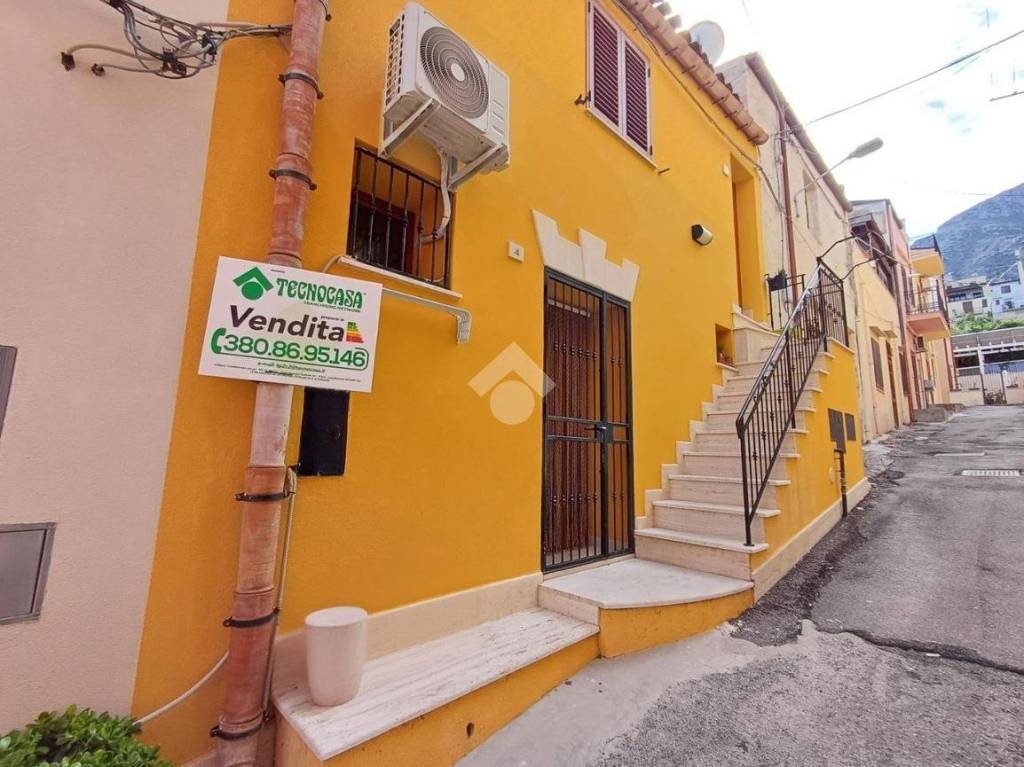 casa indipendente in vendita a Castellammare del Golfo