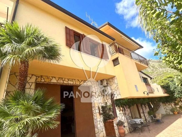 casa indipendente in vendita a Castellammare del Golfo
