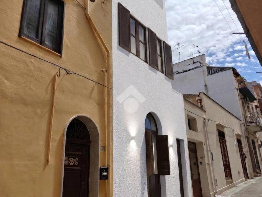 intera palazzina in vendita a Castellammare del Golfo