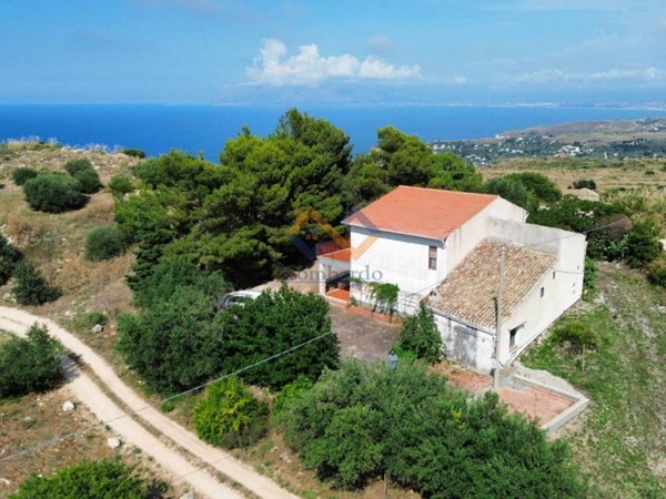 casa indipendente in vendita a Castellammare del Golfo in zona Scopello