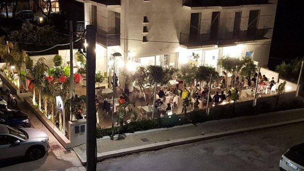 negozio in vendita a Castellammare del Golfo