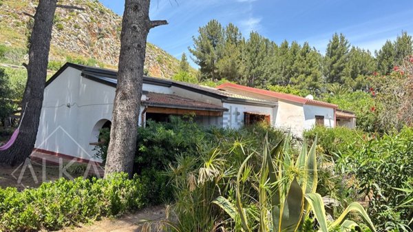 casa indipendente in vendita a Castellammare del Golfo