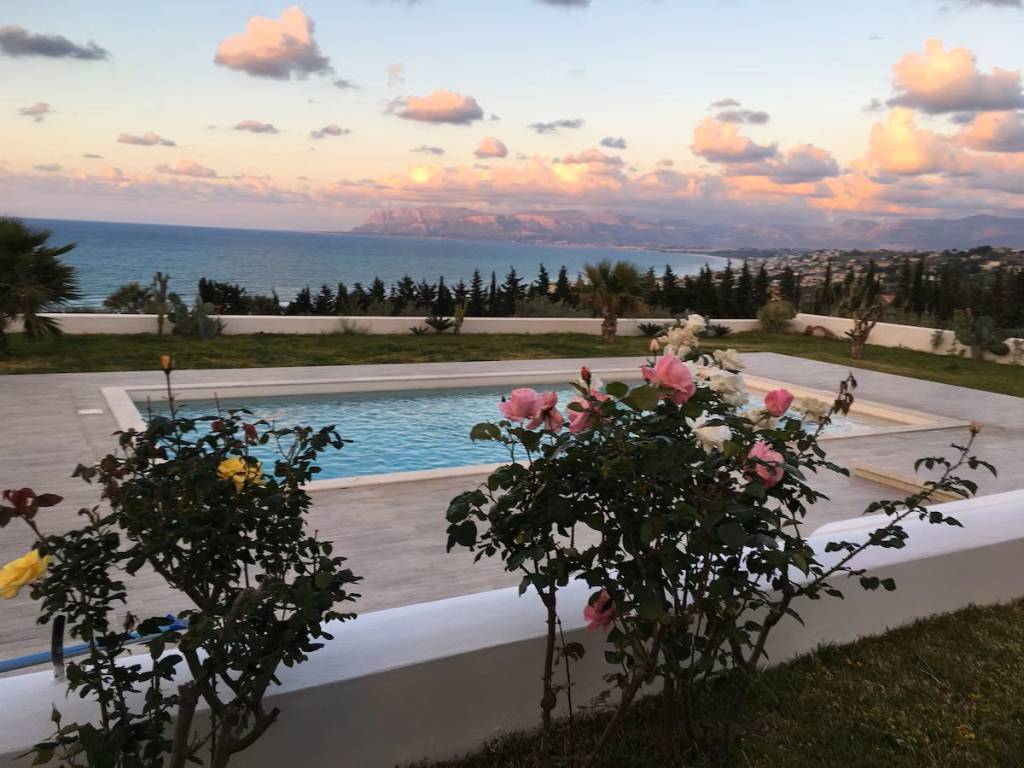 casa indipendente in vendita a Castellammare del Golfo