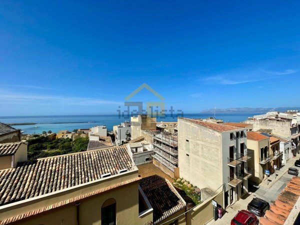 appartamento in vendita a Castellammare del Golfo