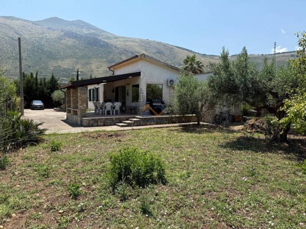 casa indipendente in vendita a Castellammare del Golfo