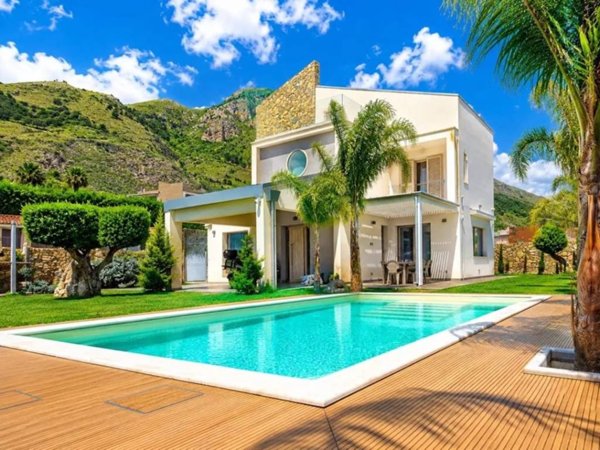 casa indipendente in vendita a Castellammare del Golfo