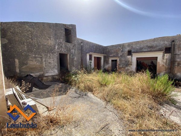 casa indipendente in vendita a Castellammare del Golfo