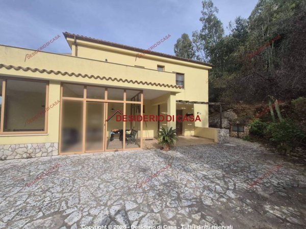 intera palazzina in vendita a Castellammare del Golfo