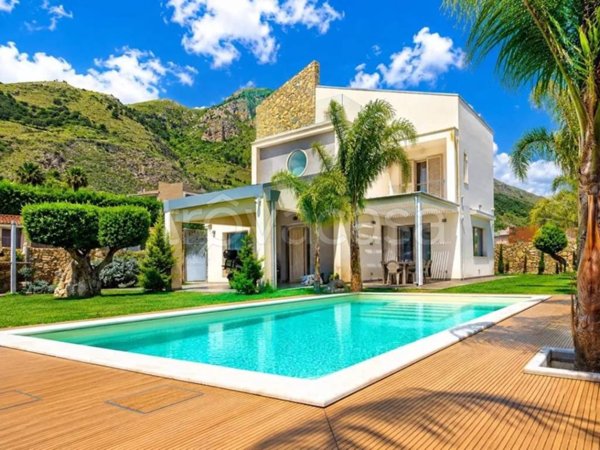casa indipendente in vendita a Castellammare del Golfo
