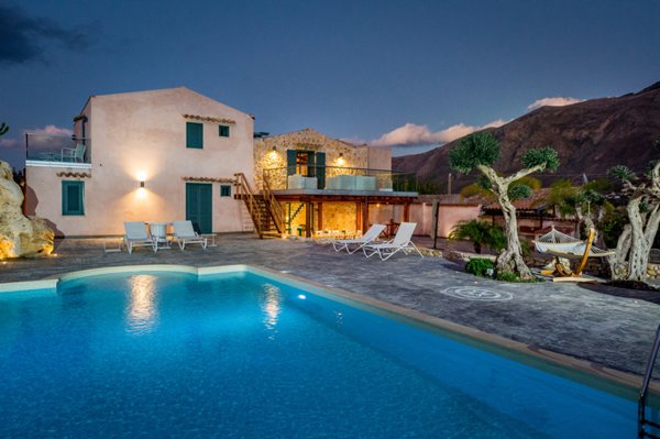 casa indipendente in vendita a Castellammare del Golfo in zona Scopello