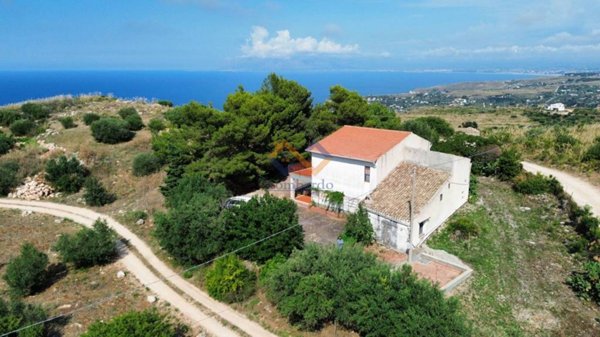 casa indipendente in vendita a Castellammare del Golfo in zona Scopello