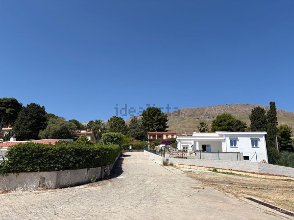 casa indipendente in vendita a Castellammare del Golfo in zona Scopello