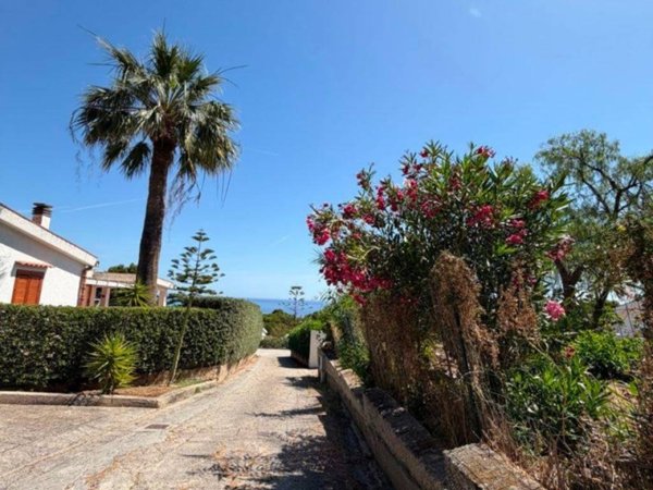 casa indipendente in vendita a Castellammare del Golfo in zona Scopello