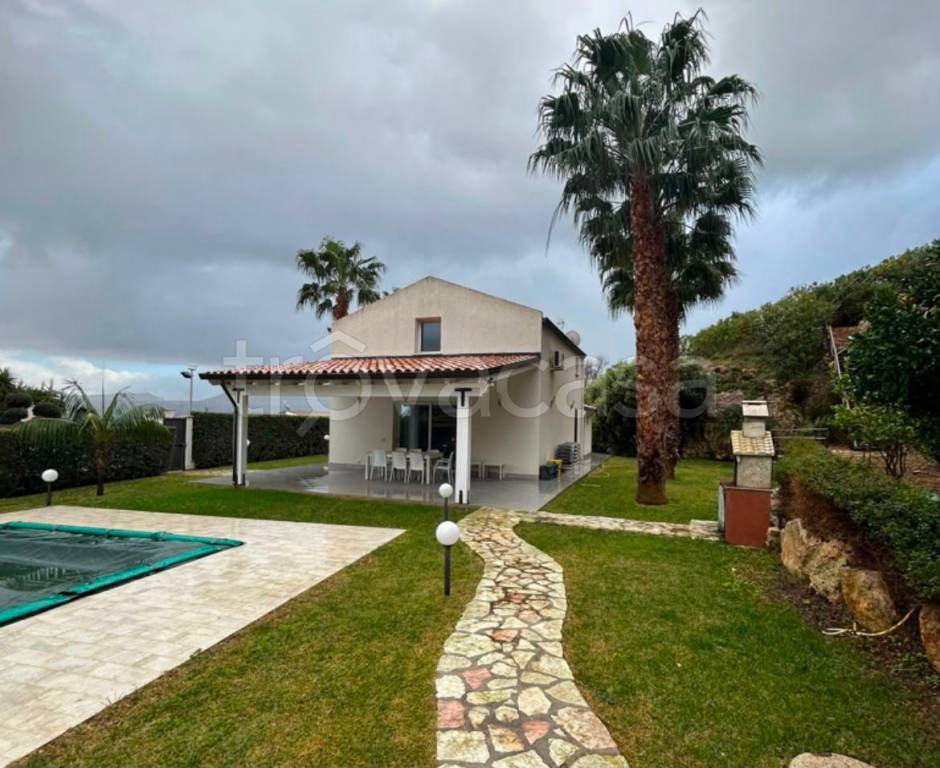 casa indipendente in vendita a Castellammare del Golfo