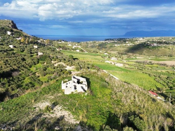 terreno agricolo in vendita a Castellammare del Golfo in zona Scopello