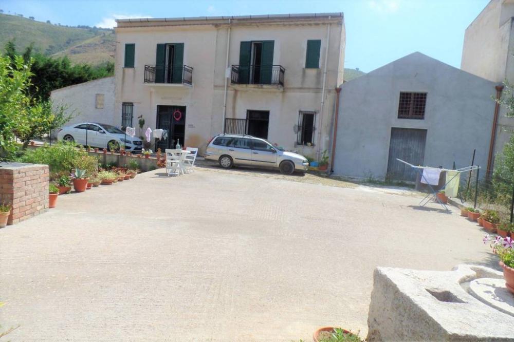casa indipendente in vendita a Castellammare del Golfo in zona Balata di Baida
