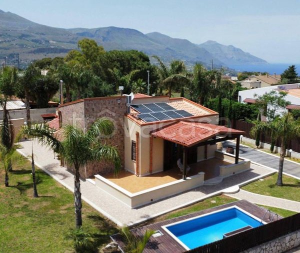 casa indipendente in vendita a Castellammare del Golfo