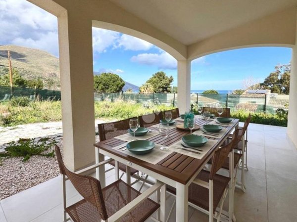 casa indipendente in vendita a Castellammare del Golfo in zona Scopello