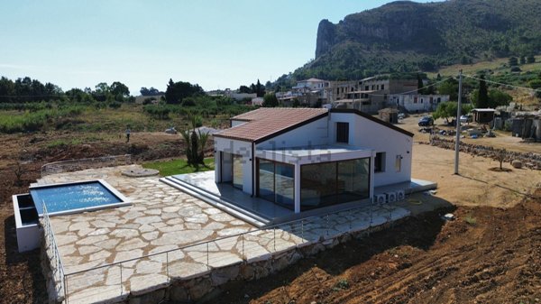 casa indipendente in vendita a Castellammare del Golfo in zona Scopello