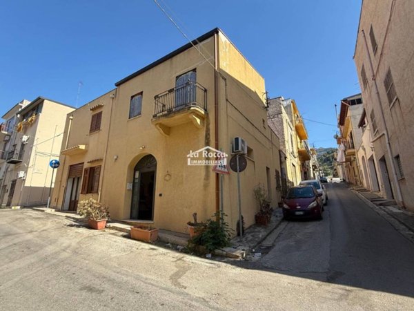 casa indipendente in vendita a Castellammare del Golfo
