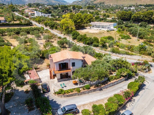 casa indipendente in vendita a Castellammare del Golfo in zona Scopello