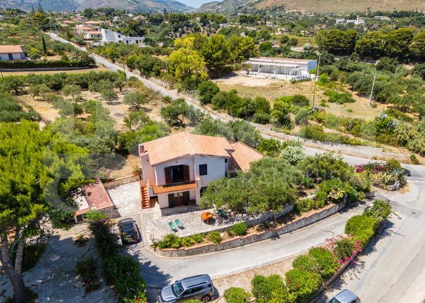 casa indipendente in vendita a Castellammare del Golfo in zona Scopello